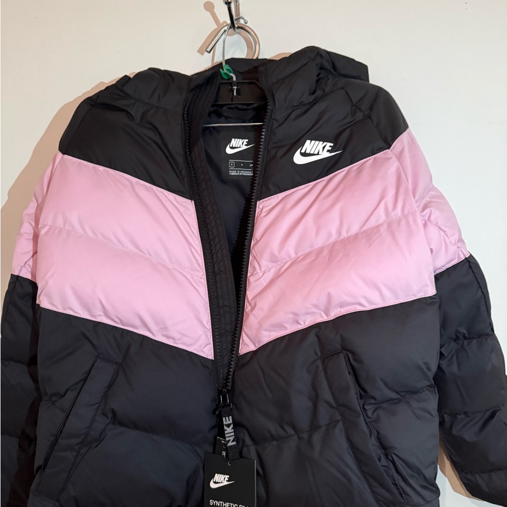 Nike Youth Unisex Black and Pink Jacket Standard Fit Size S